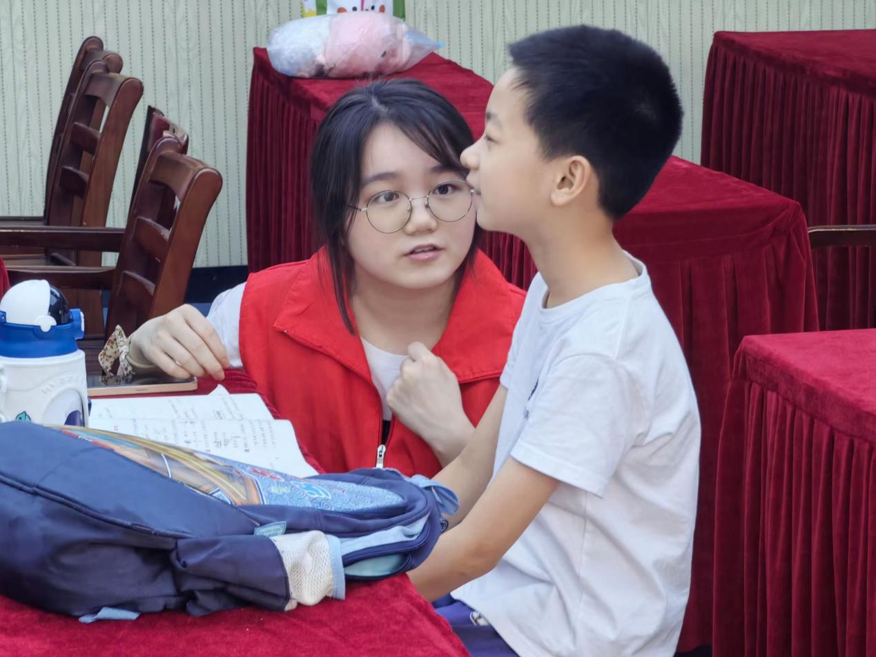 安徽學(xué)子三下鄉(xiāng)：垃圾分類(lèi)，從我做起
