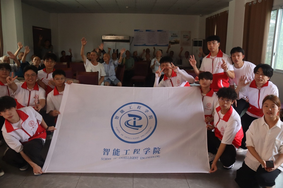 青春力量溫暖夕陽，三下鄉(xiāng)團(tuán)隊走進(jìn)敬老院傳遞關(guān)愛
