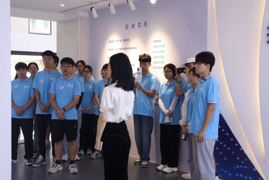 桂工學(xué)子三下鄉(xiāng)：參觀廣西桂潤環(huán)境科技有限公司