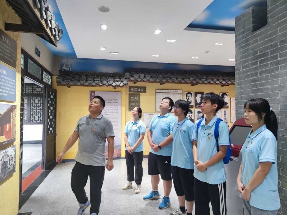 史策丹心六安魂，剛毅不屈獨(dú)山心