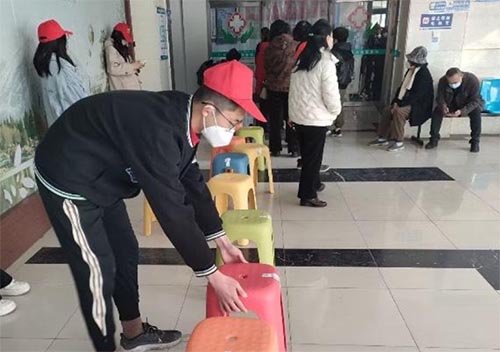 文法學(xué)院舉辦“關(guān)愛老人健康，打造溫馨社會”志愿服務(wù)活動